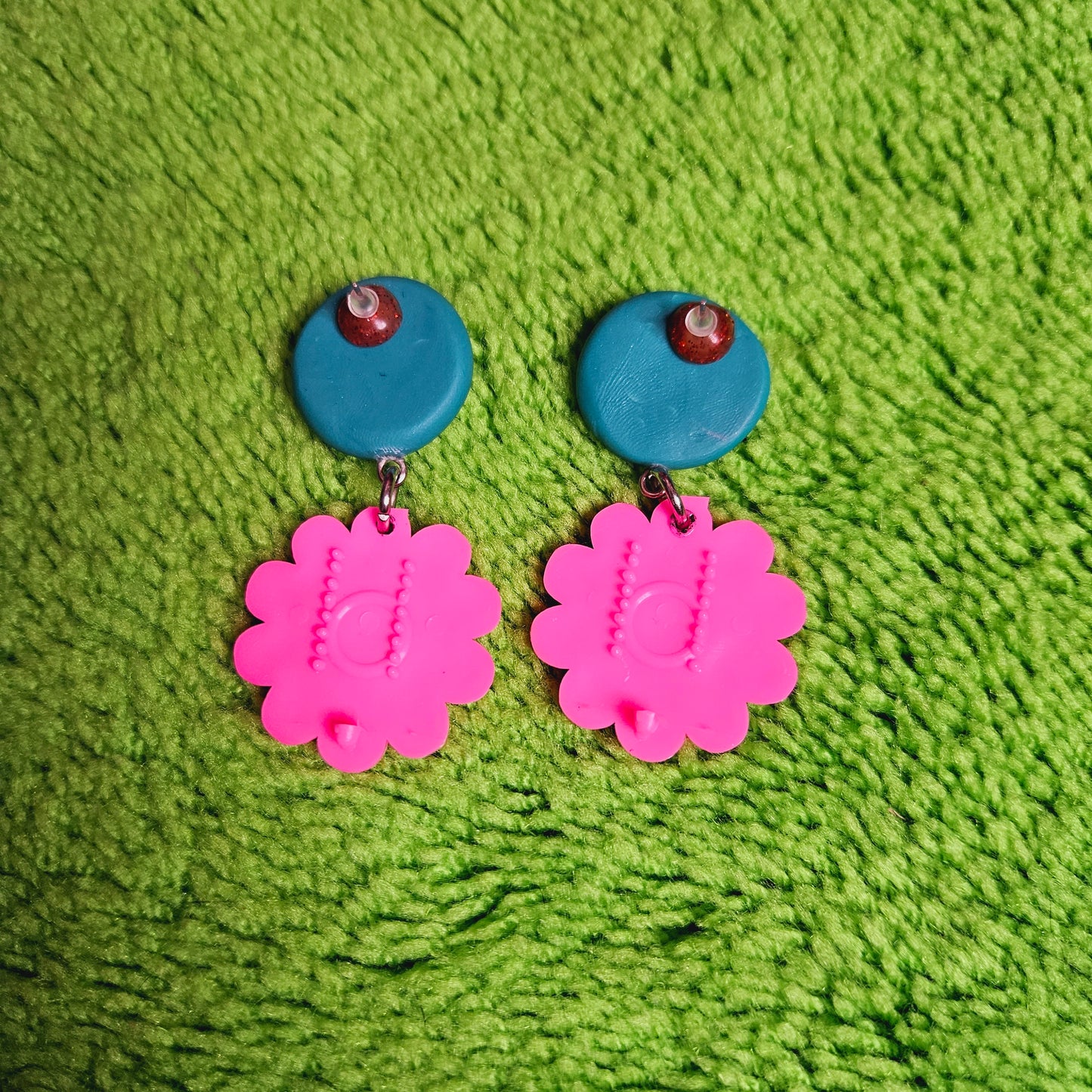 Hot pink / Teal post back earrings