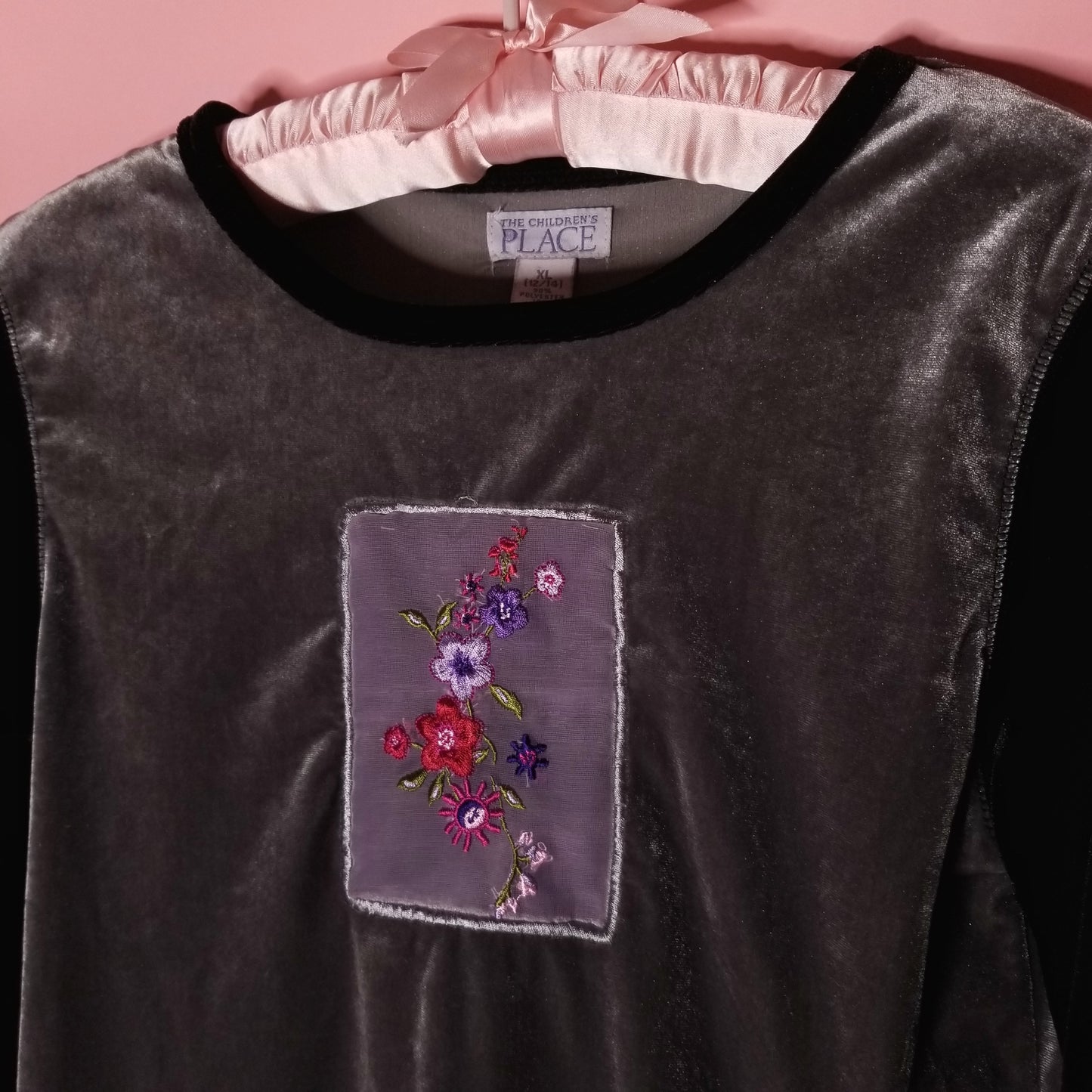 Box of flowers velvet embroidered top