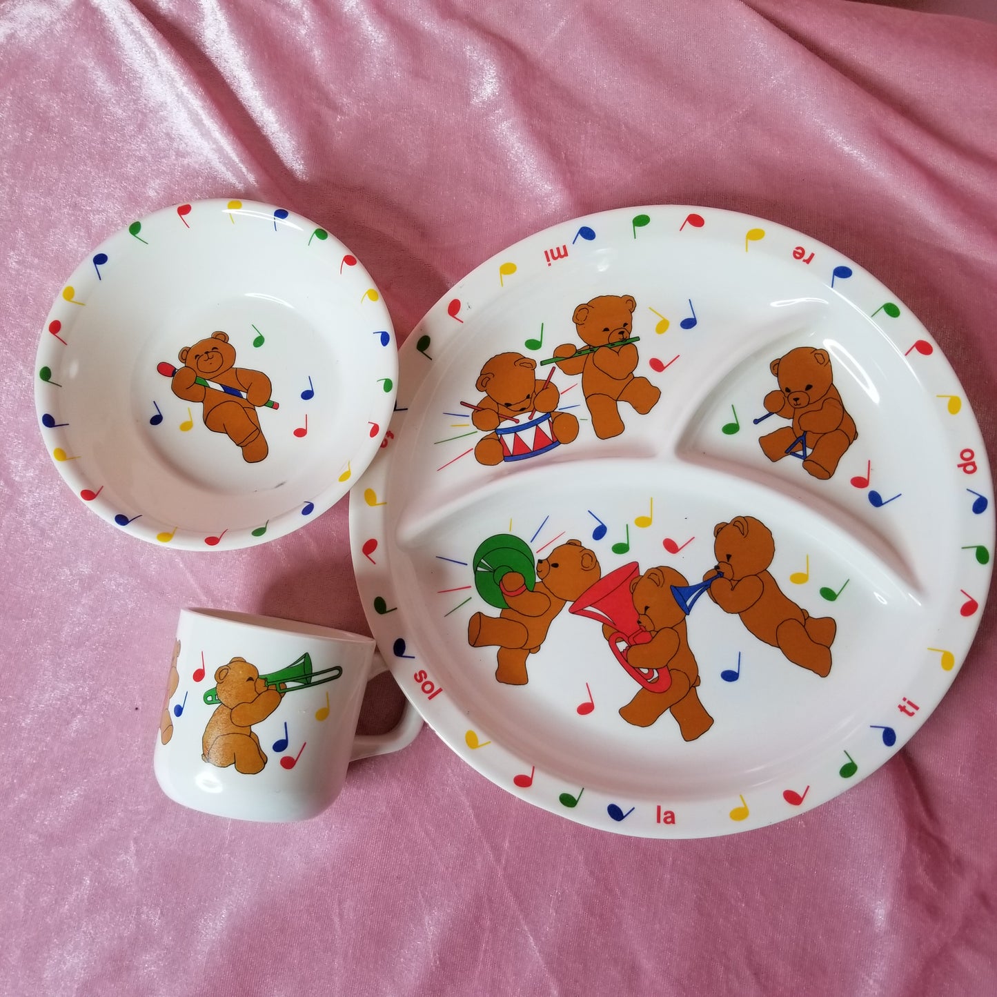1987 Do re mi 3 piece teddy bear kitchen set