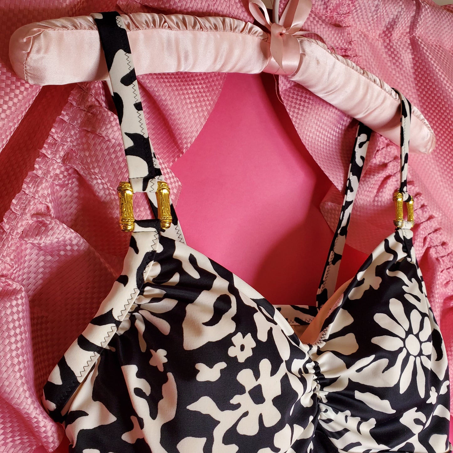 Black & white floral tankini top