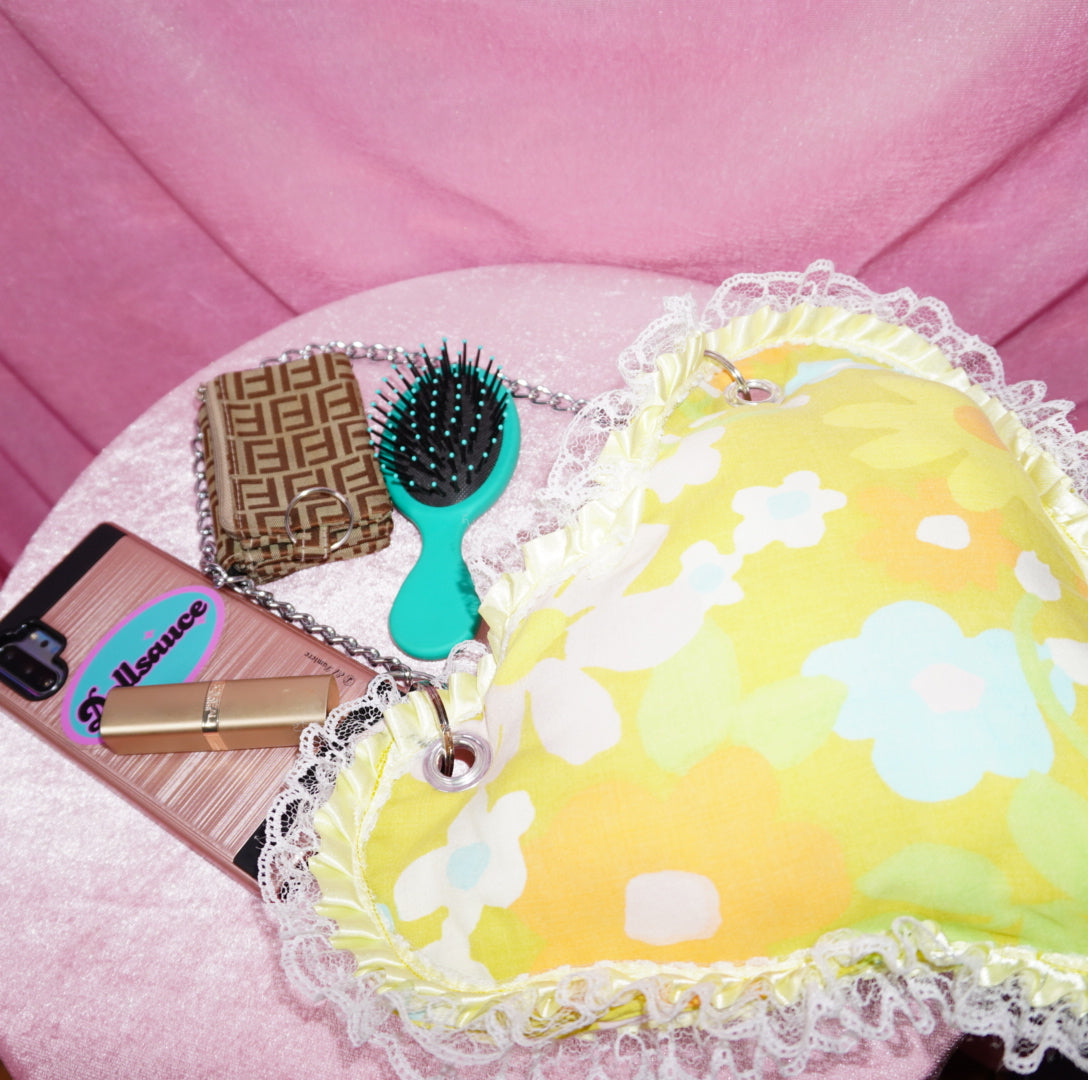 Cottage Corazon plush heart purse