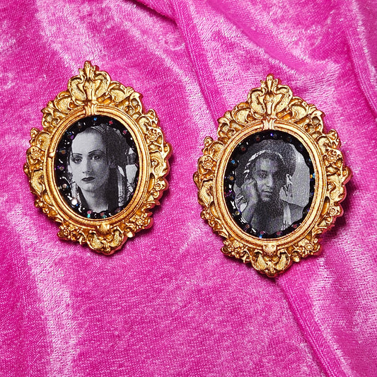 Karma chameleon baroque frame earrings