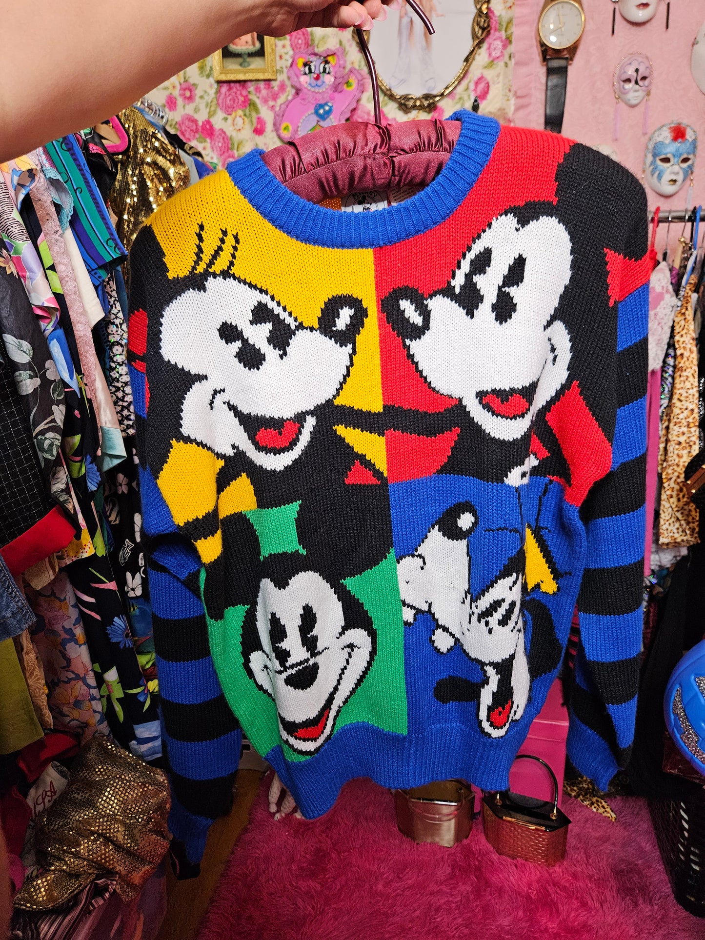 Mickey Minnie & Goofy color block knit sweater